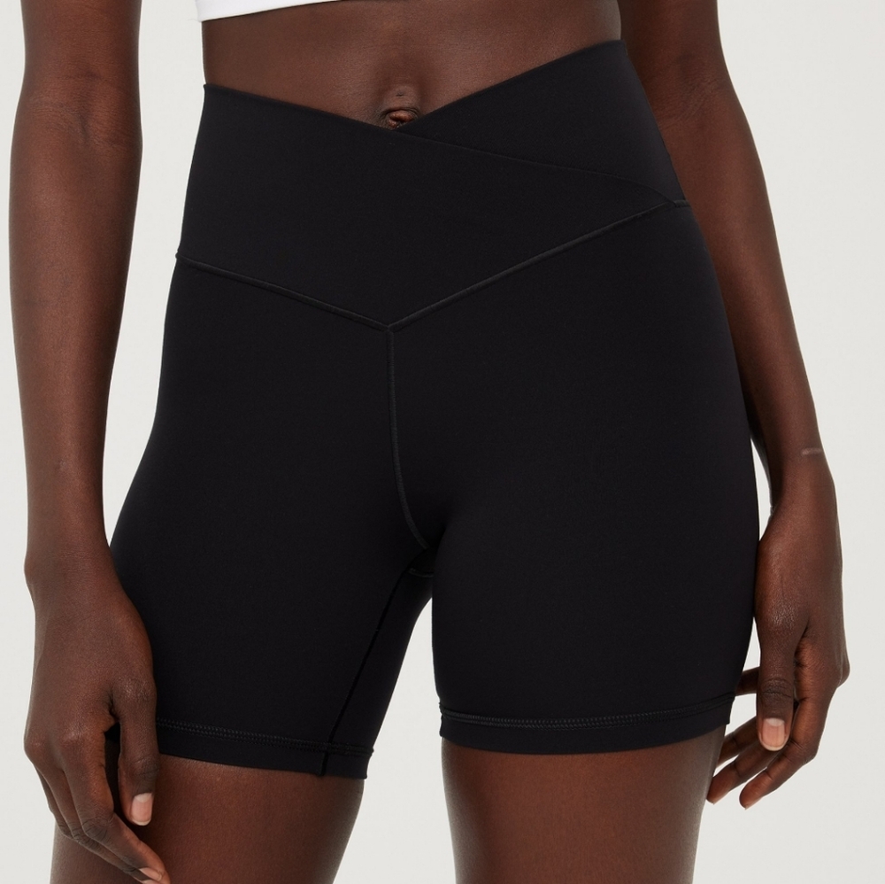 NWOT Aerie OFFLINE Black Crossover Bike Shorts